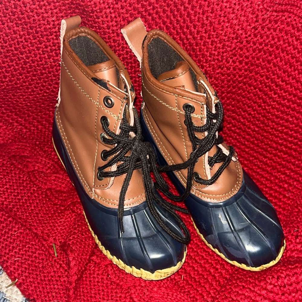 Kids Duck Boots size 1 thermolite insulation